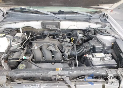 2001 Ford Escape Xlt z USA, uszkodzony, nr VIN 1FMYU03111KF57142